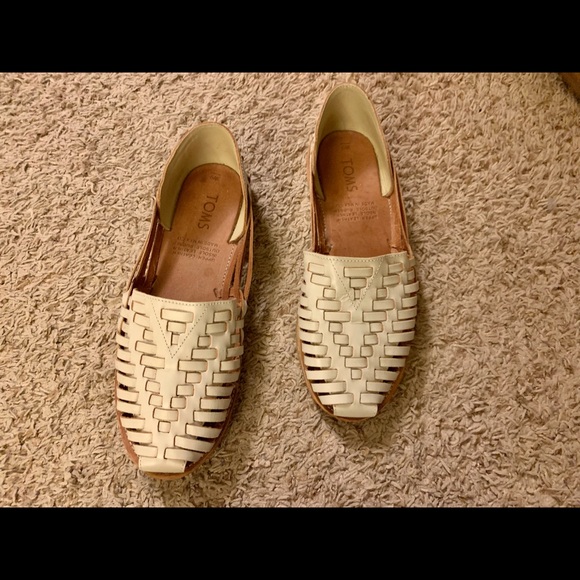 TOMS Huaraches - Picture 3 of 5